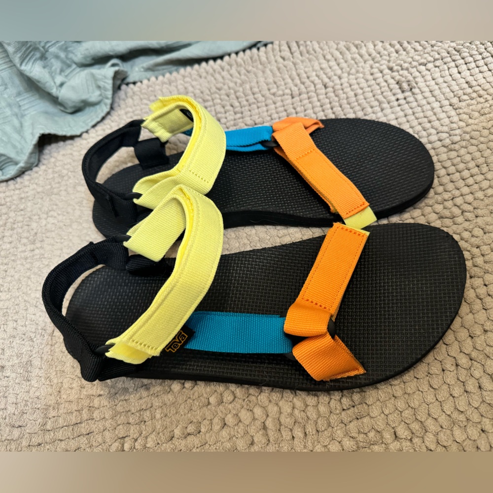 Teva Men’s size 11 Sandals